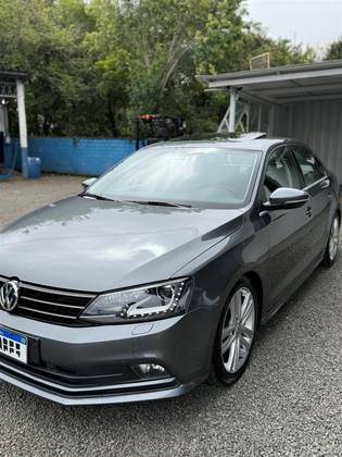 VOLKSWAGEN JETTA 2.0 TSI HIGHLINE 211CV GASOLINA 4P TIPTRONIC VOLKSWAGEN JETTA 2.0 TSI HIGHLINE 211CV GASOLINA 4P TIPTRONIC